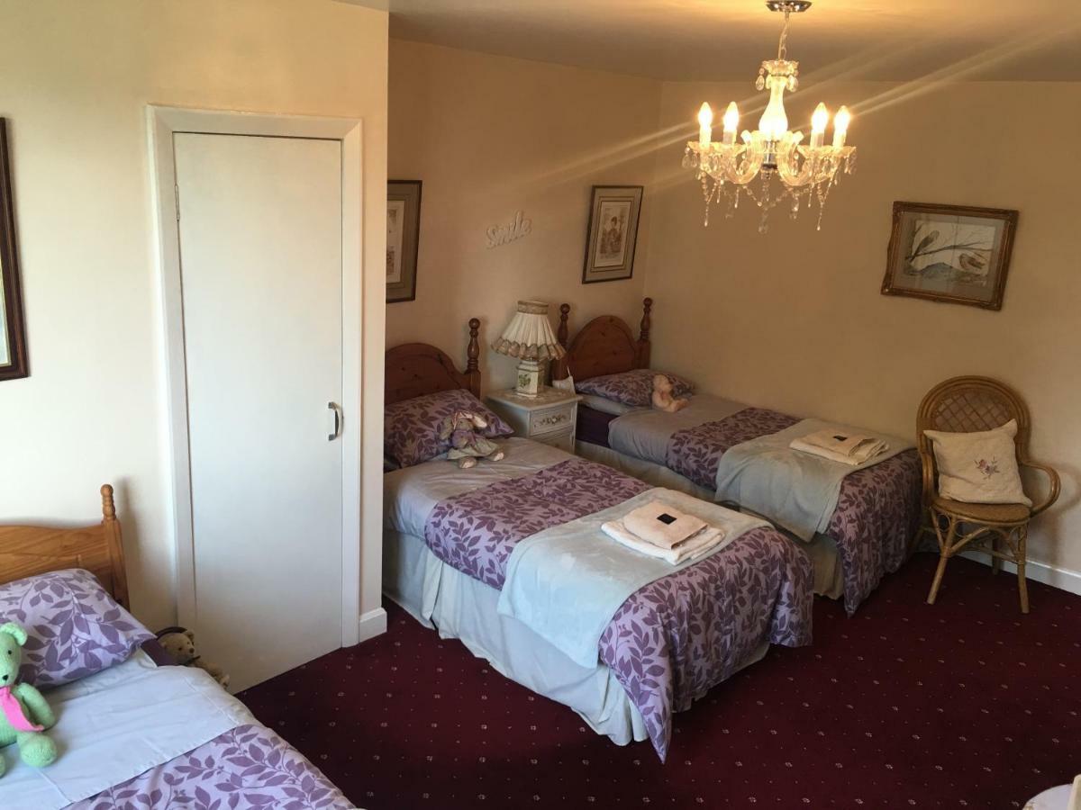 Rose Villa Bed And Breakfast Форфар Екстериор снимка