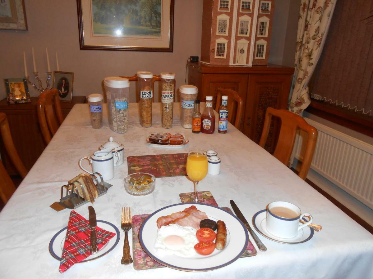 Rose Villa Bed And Breakfast Форфар Екстериор снимка