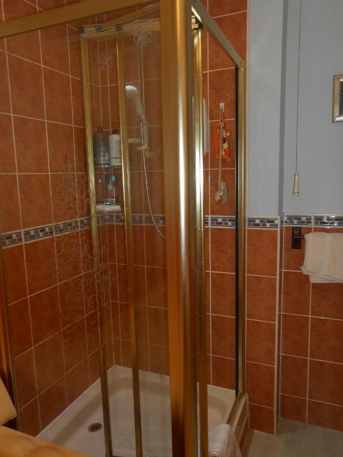 Rose Villa Bed And Breakfast Форфар Екстериор снимка