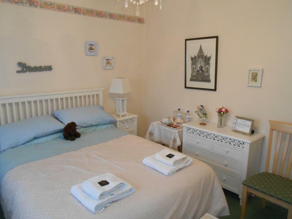 Rose Villa Bed And Breakfast Форфар Екстериор снимка